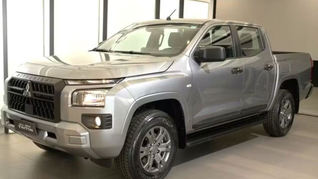 Mitsubishi Triton GLS 2027 reúne 205 cv, tração 4x4, autonomia de 889 km e desconto de R$ 25 mil, com preço de R$ 249.990 no Brasil.