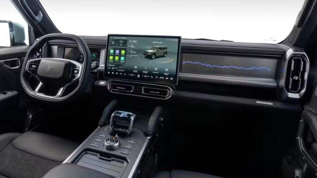 Jetour T2 XWD 4x4 chega ao Brasil por R$ 339.900 com 597 cv instalados, bateria de 43,24 kWh, 106 km elétricos e alcance de 1.300 km.