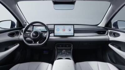 Novo BYD King é flagrado no Brasil e pode trazer bateria maior, tela de 15,6 polegadas e autonomia combinada de até 1.680 km no país.