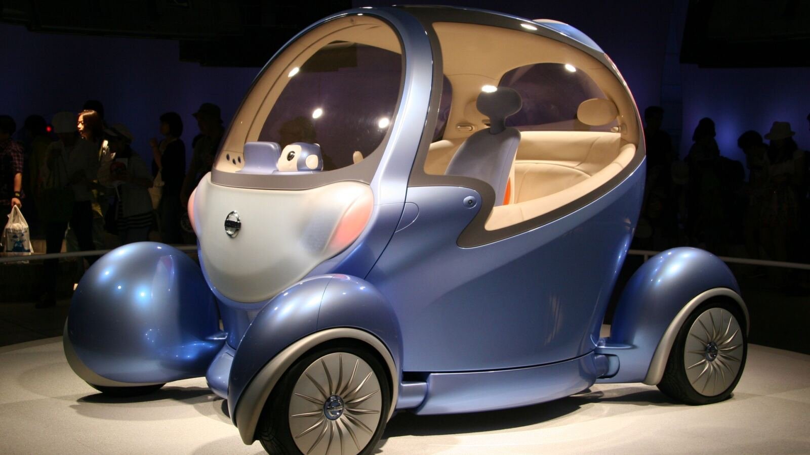 Nissan criou carro elétrico cuja cabine girava 360 graus, eliminava a marcha à ré e transformava a frente em traseira com o motorista dentro