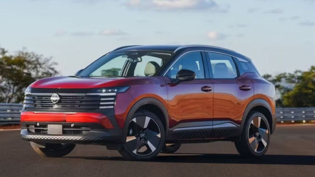 Nissan Kicks 2027 parte de R$ 159.990, traz motor 1.0 turbo de 125 cv, faz até 14,3 km/l, leva 470 litros e oferece teto solar panorâmico.