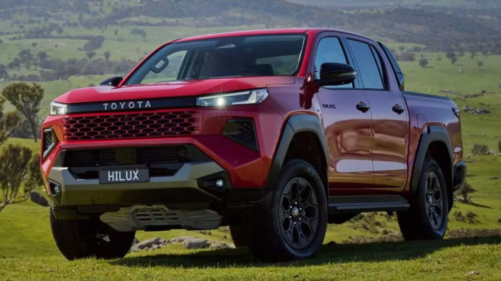 Ford Ranger supera a Toyota Hilux por 33 vendas em julho, enquanto a picape japonesa mantém a liderança anual e prepara versão híbrida.