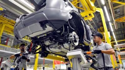 Range Rover Evoque e Discovery Sport deixam de ser produzidos no Brasil, voltam importados e têm descontos de até R$ 101,7 mil em 2026.