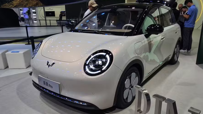 Chevrolet prepara Celta elétrico para 2027, com recarga rápida, porte maior que Dolphin Mini e preço perto de R$ 120 mil no Brasil.