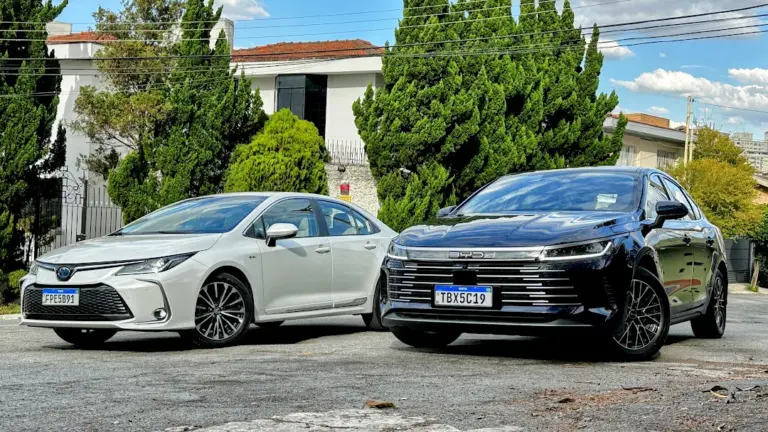 Comparativo mostra BYD King GS mais barato e potente que Corolla Altis Premium, mas Toyota leva vantagem em chassi, revisões e garantia.
