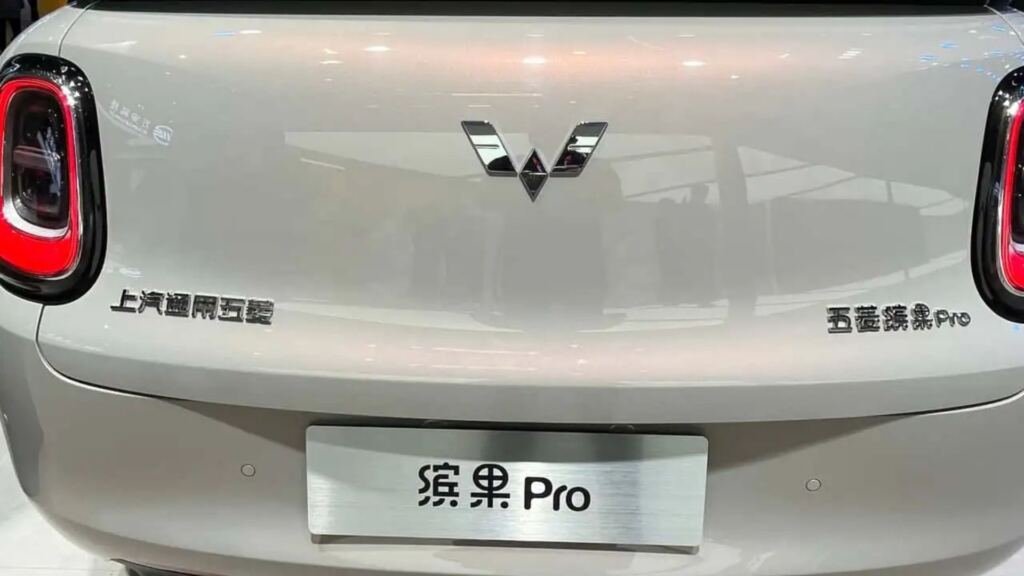 Chevrolet estuda novo hatch elétrico no Brasil, com até 403 km de autonomia, motor de 88 cv e possível retorno do nome Joy ao mercado.
